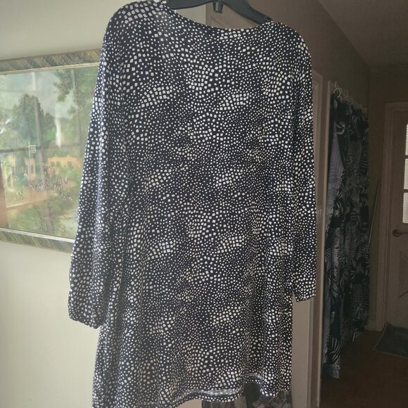 N28 Sexy Plunging Neckline classic black & white Blouson sleeve Reitman's Sz 1X - Picture 3 of 10